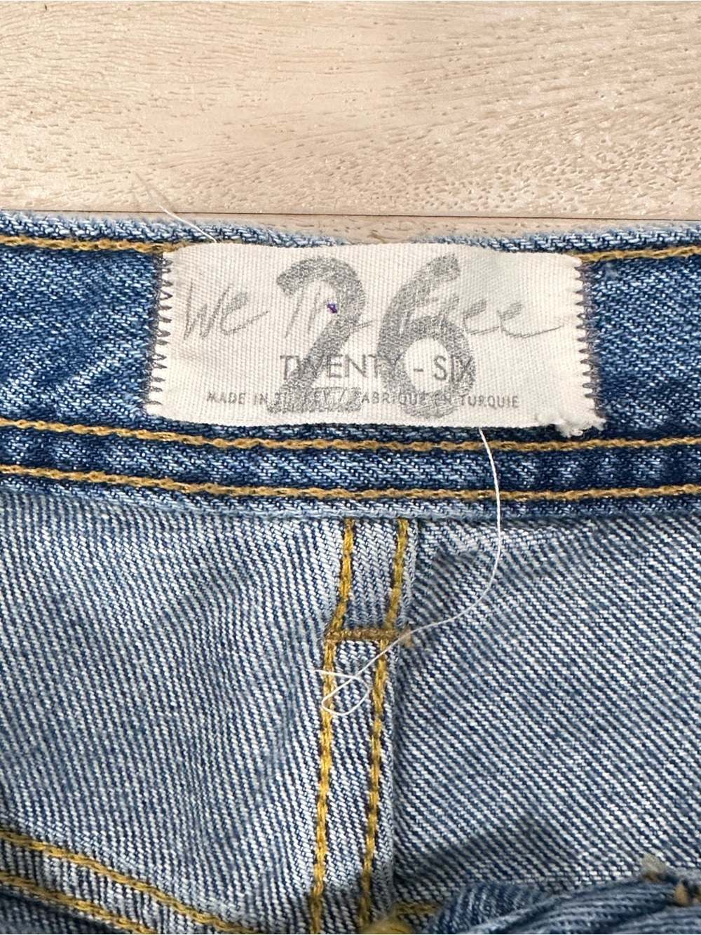 We The Free Maggie Straight Jean Light Stone
Free People Sz 26 Distressed - Picture 7 of 16